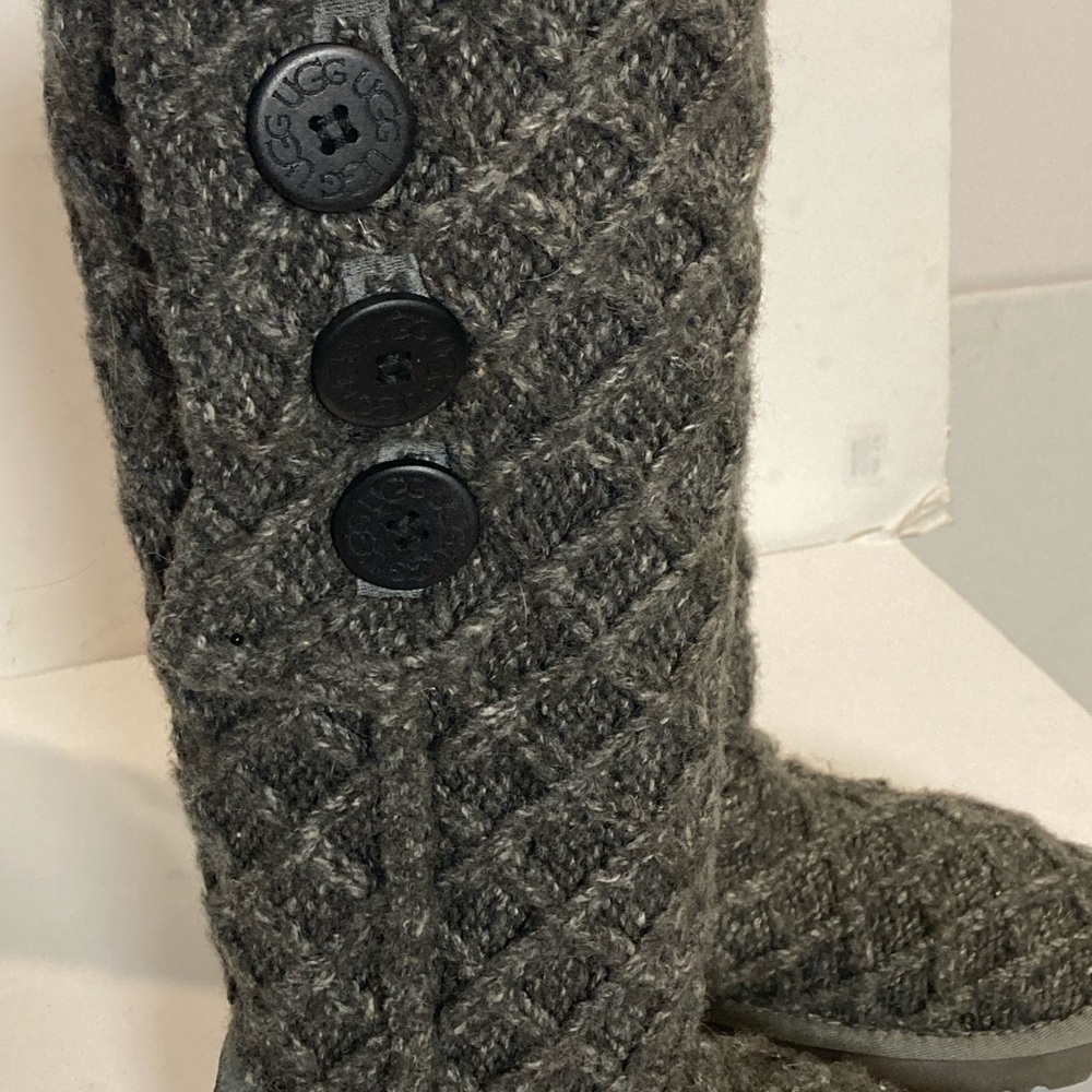 UGG Women’s Lattice Cardy Knit Sweater Gray Tall Boots Sz 8 - Picture 4 of 9